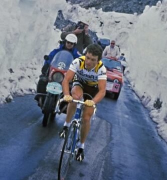 Bernal Hinault subiendo el Paso Stelvio en 1980