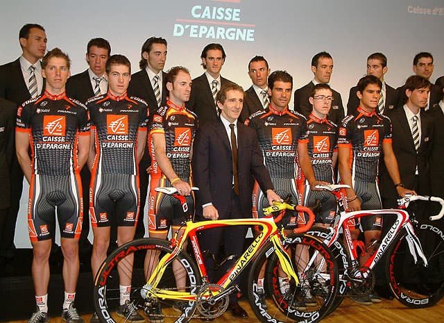 Equipo Caisse d'Epargne posando a inicios de temporada