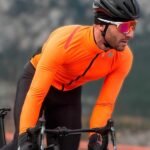 Ciclista con maillot Sportful