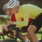 Ciclistas con maillot Castelli