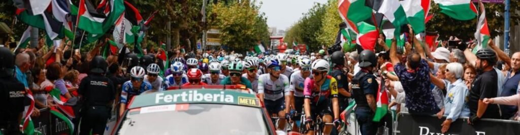 Manifestaciones pro palestinas en la salida de la vuelta